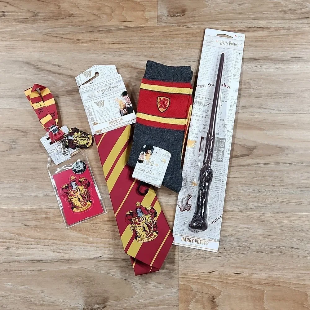 🩵NWT Harry Potter Maroon & Gold Gryffindor Set
